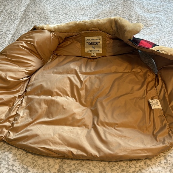 Beige and red and black checkered vest with snapped button closure. Size small - Picture 7 of 8